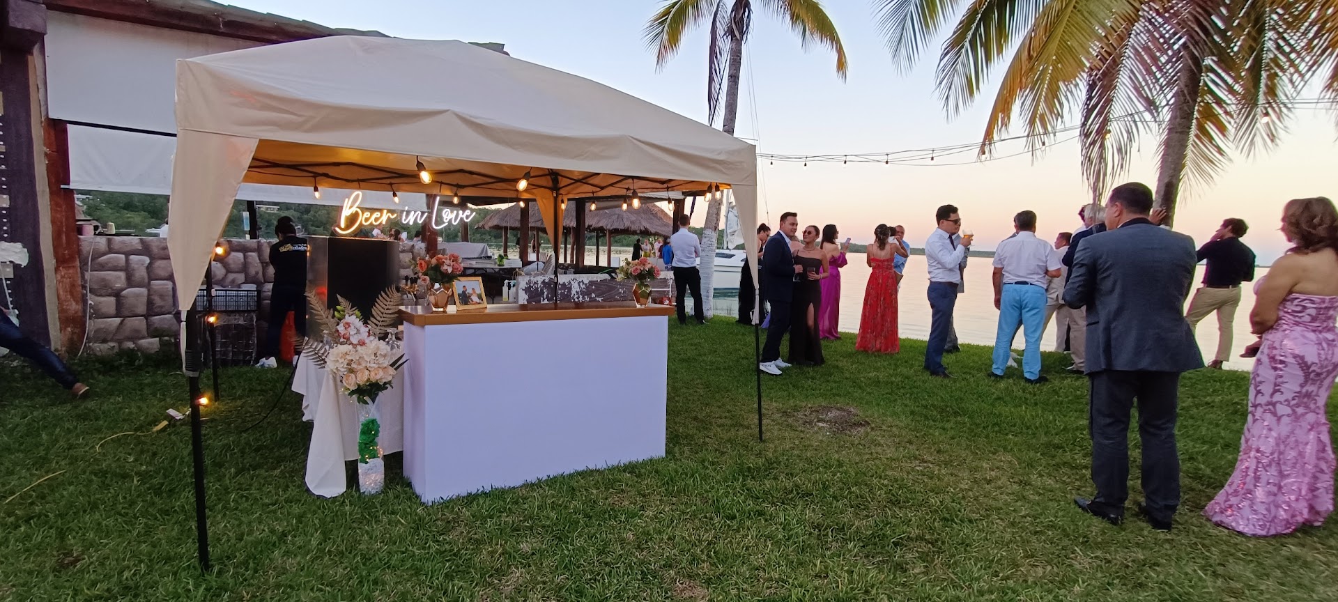 Boda Beer in Love — atardecer junto al lago