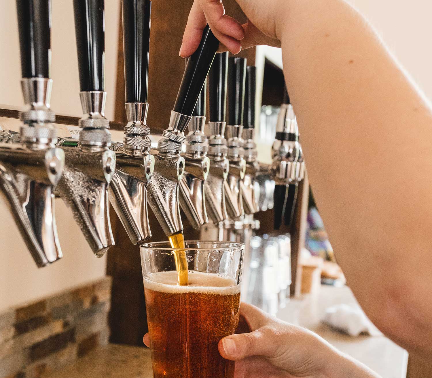 Detalle de espuma de cerveza artesanal