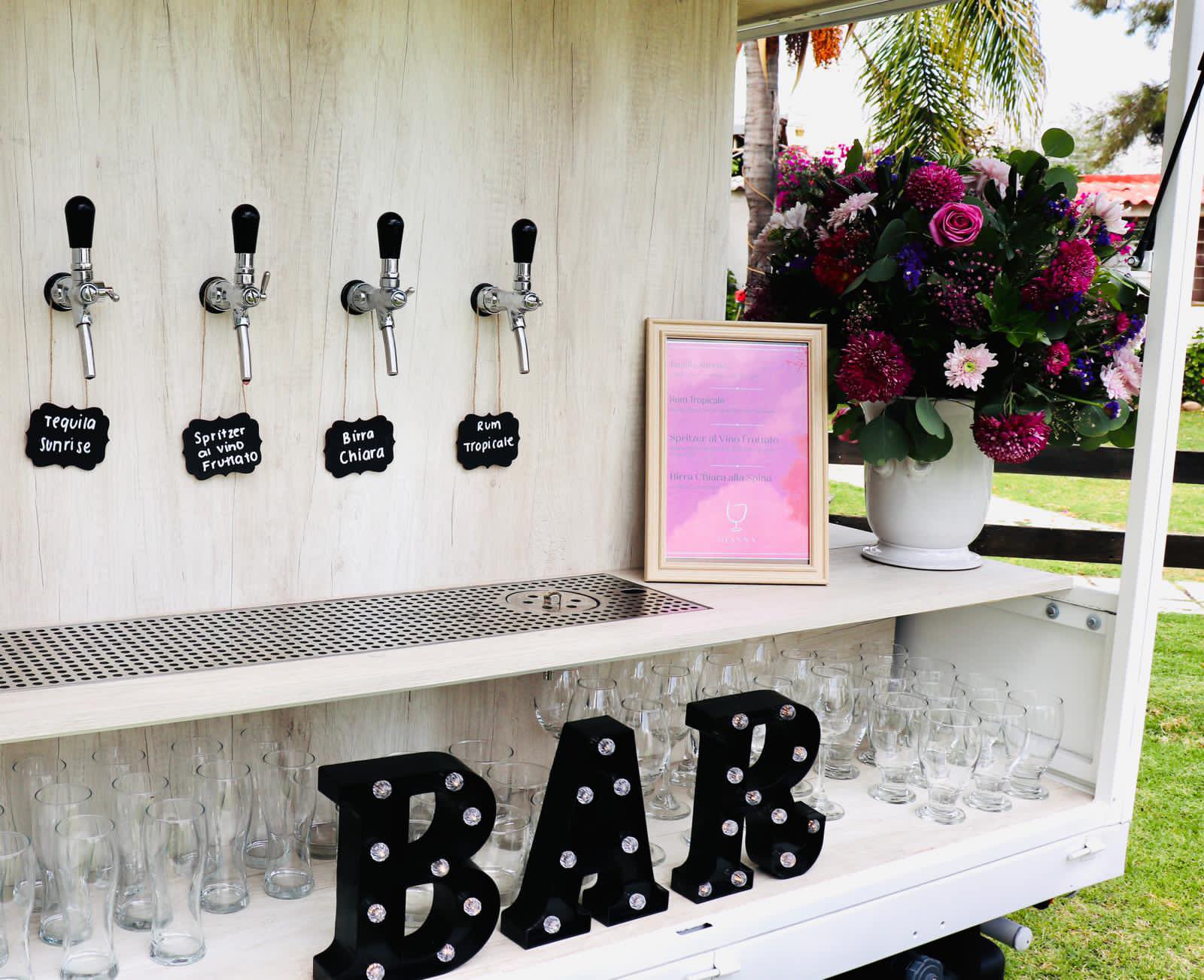 Bar con 4 líneas de barril